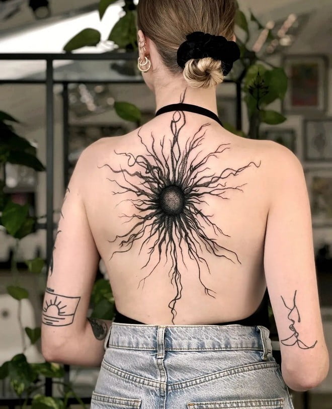 sun rays tattoo design